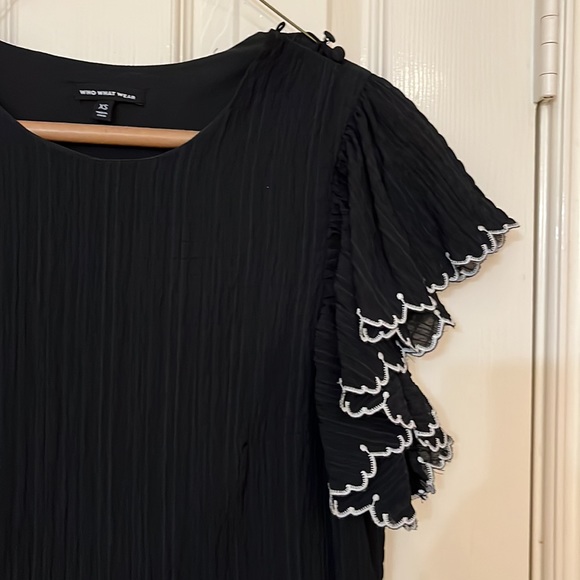 Who What Wear brand black dress. White detail on flutter sleeves, skirt lining. - Picture 3 of 4